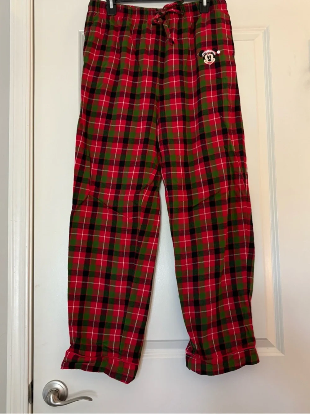 Disney Women’s Red & Green Plaid Minnie Mouse Christmas Pajama Set - Picture 4 of 12